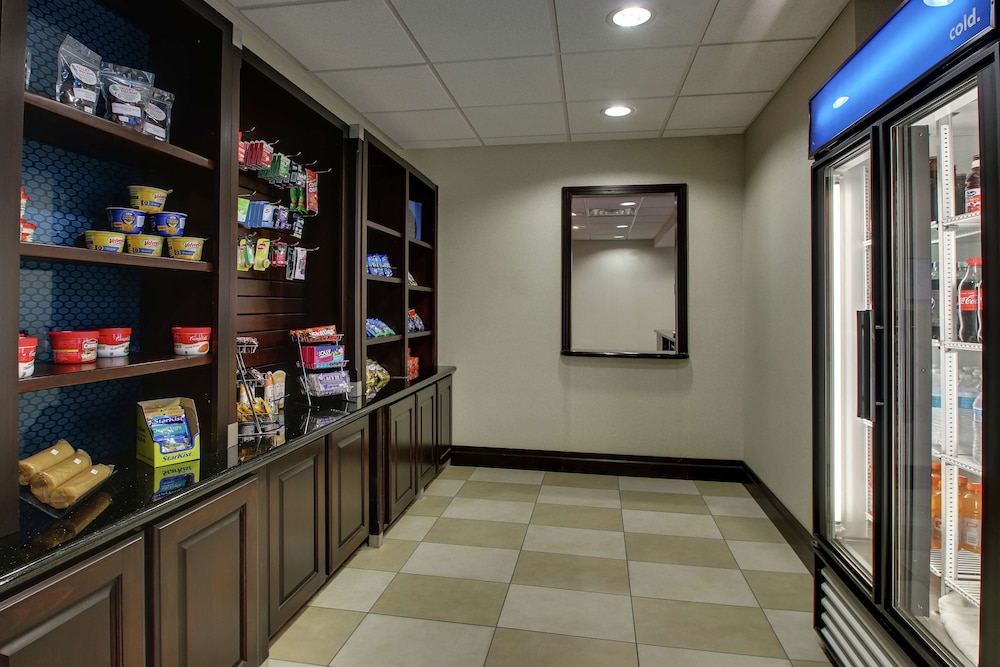 Hampton Inn Vernon - photo 30