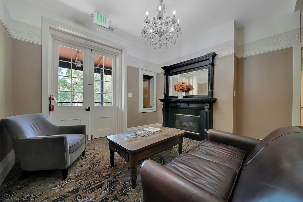 The Groveland Hotel - photo 94