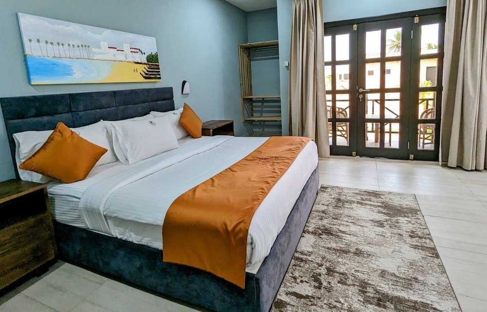 Breezes Beach Resort — Cape Coast — photo 5