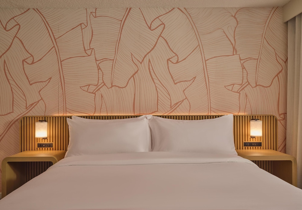 The Ambassador Hotel of Waikiki Tapestry Collection by Hilton - photo 26
