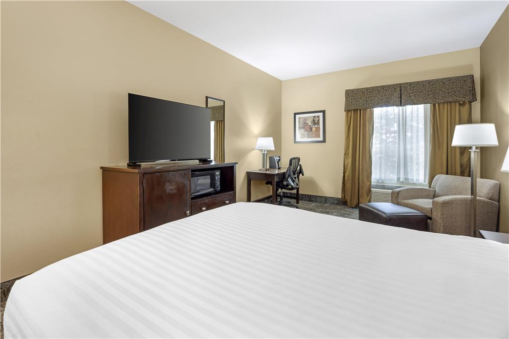 Best Western Plus Prairie Inn - photo 35