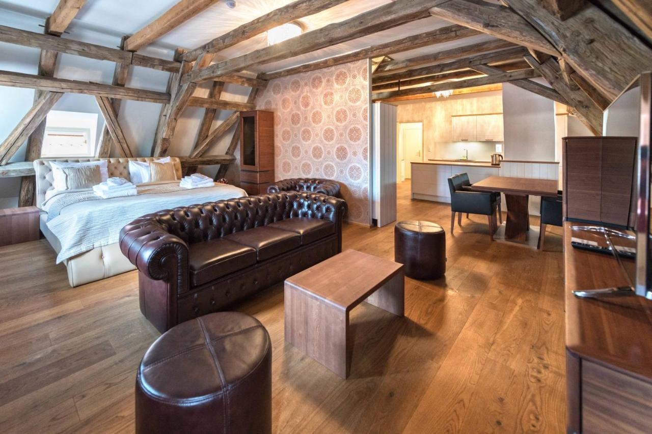 Hotel Republika 24 Apartments — 4-Star Luxury Hotel in Pilsen, Czech Republic