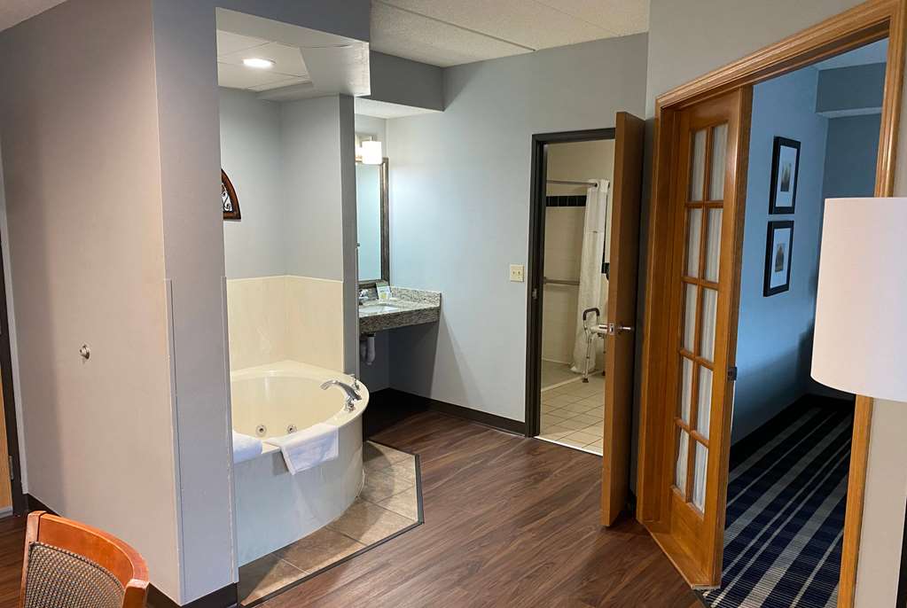 AmericInn by Wyndham Chanhassen - photo 33