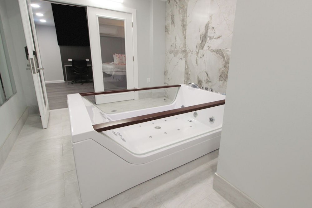 Envi Boutique Hotel Henderson Evansville South - photo 99