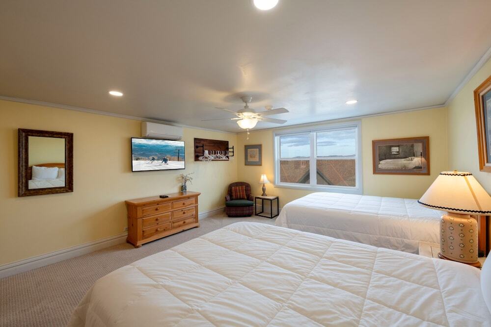 Resort Plaza 5052 2 Bedroom Condo - photo 3