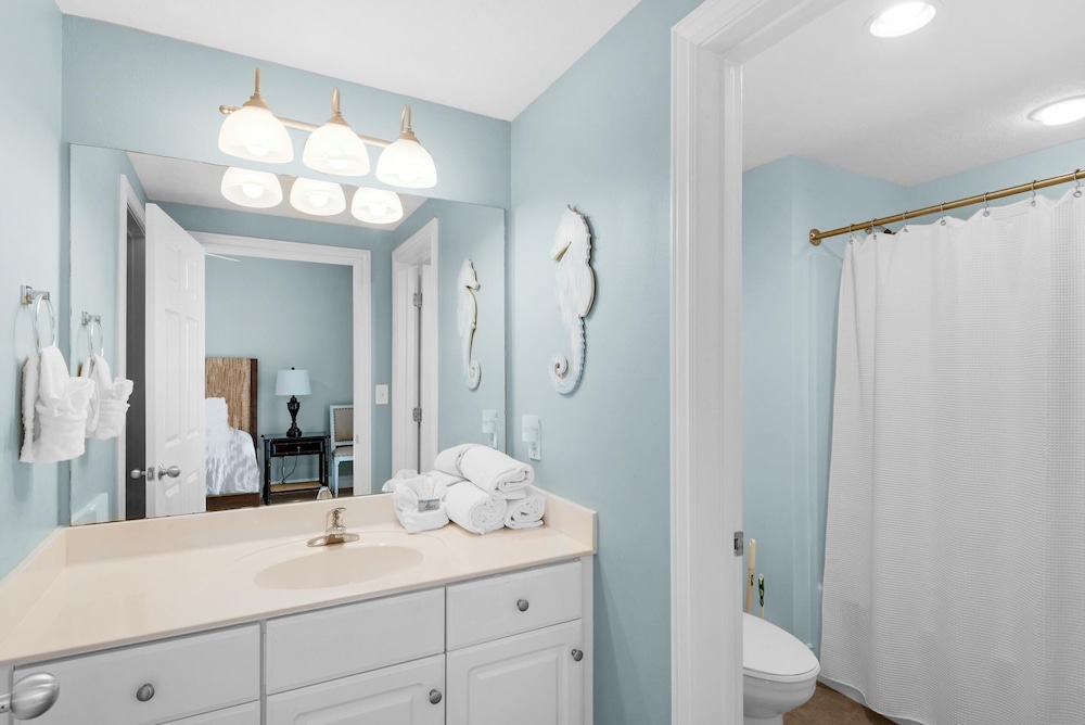 Majestic Beach Towers 2 1509 - photo 26