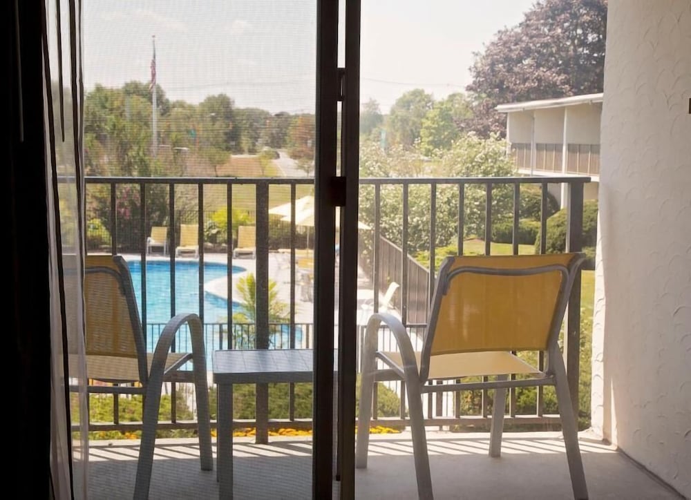 Historic Concord Suites - photo 13
