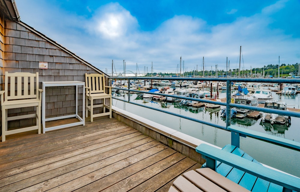 Embarcadero Resort Hotel & Marina - photo 42