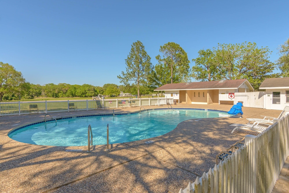 Colorado River Camping Resort - photo 10