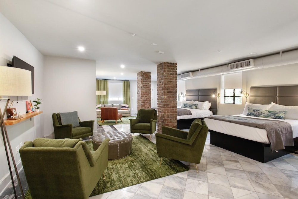 The Present Hotel - photo 7