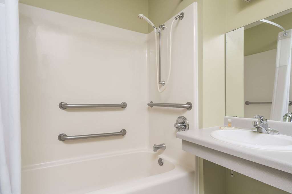 Days Inn by Wyndham West Eau Claire - photo 11