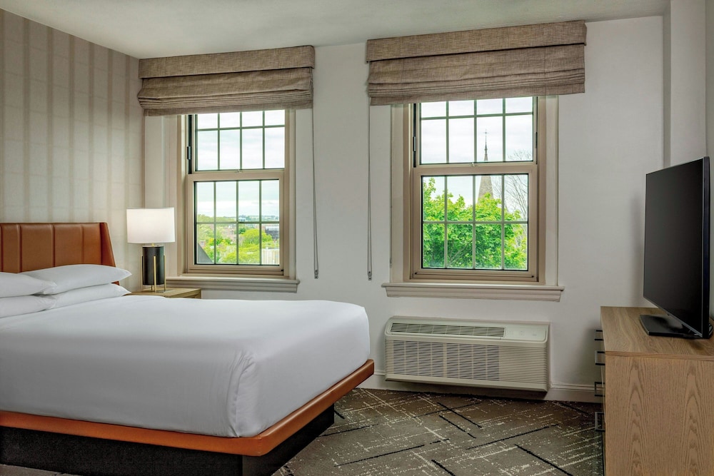 Sheraton Commander Hotel - photo 42