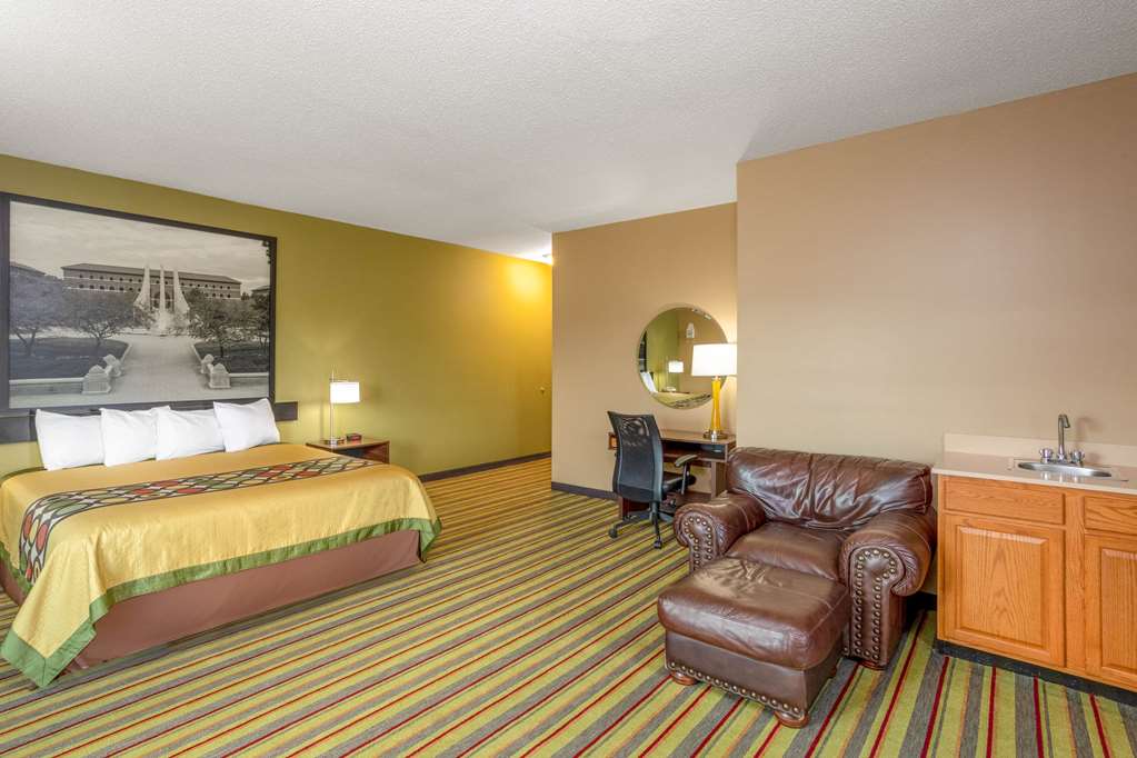 Super 8 by Wyndham Goshen - photo 14
