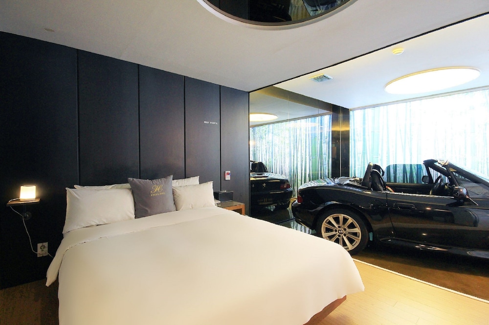 H Drive Hotel in Iksan, South Korea