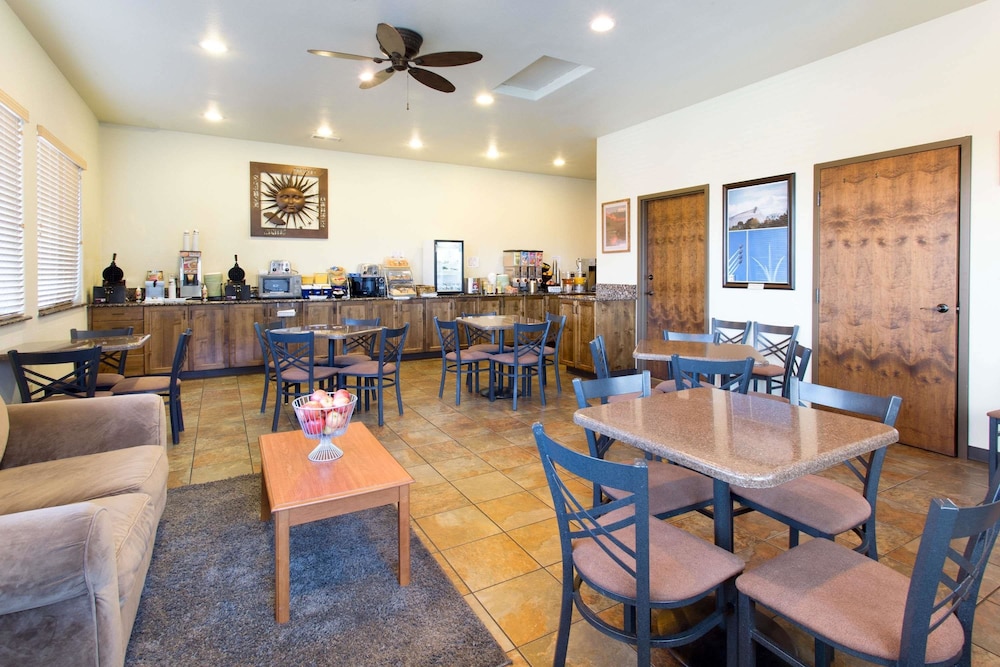 Days Inn by Wyndham Grand Junction - photo 25