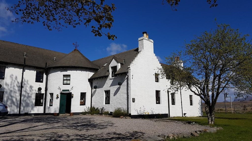 Altnaharra Hotel - carbon neutral hotel in Highland