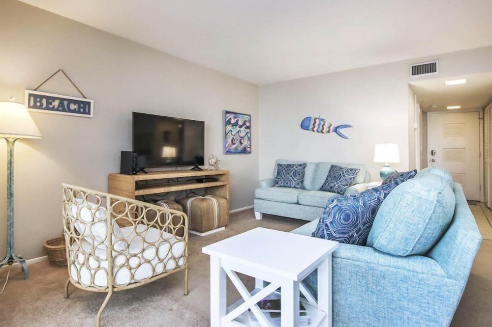 Mariner Pointe 323 - featured photo