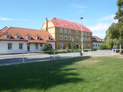 Hotel Na Statku - last minute hotel in Dobrovice