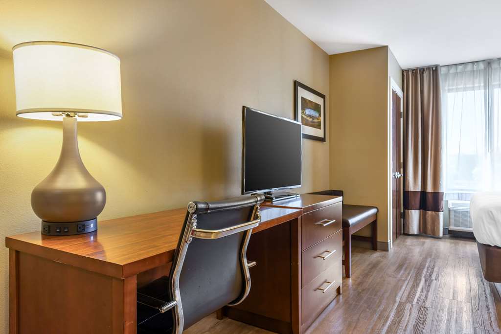 Comfort Inn & Suites at CrossPlex Village - photo 18