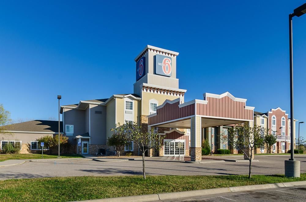 Motel 6 Park City KS - photo 60