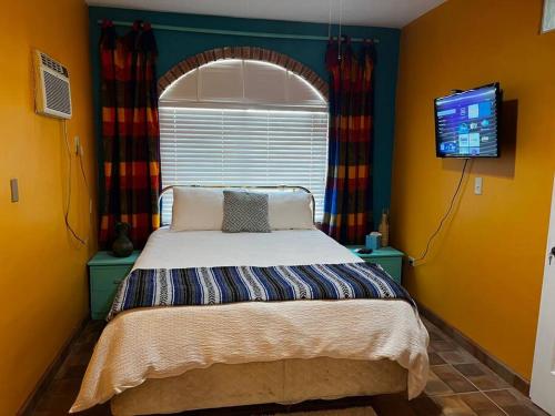 Crash & Go Hotel Style Room in San Felipe, Mexico