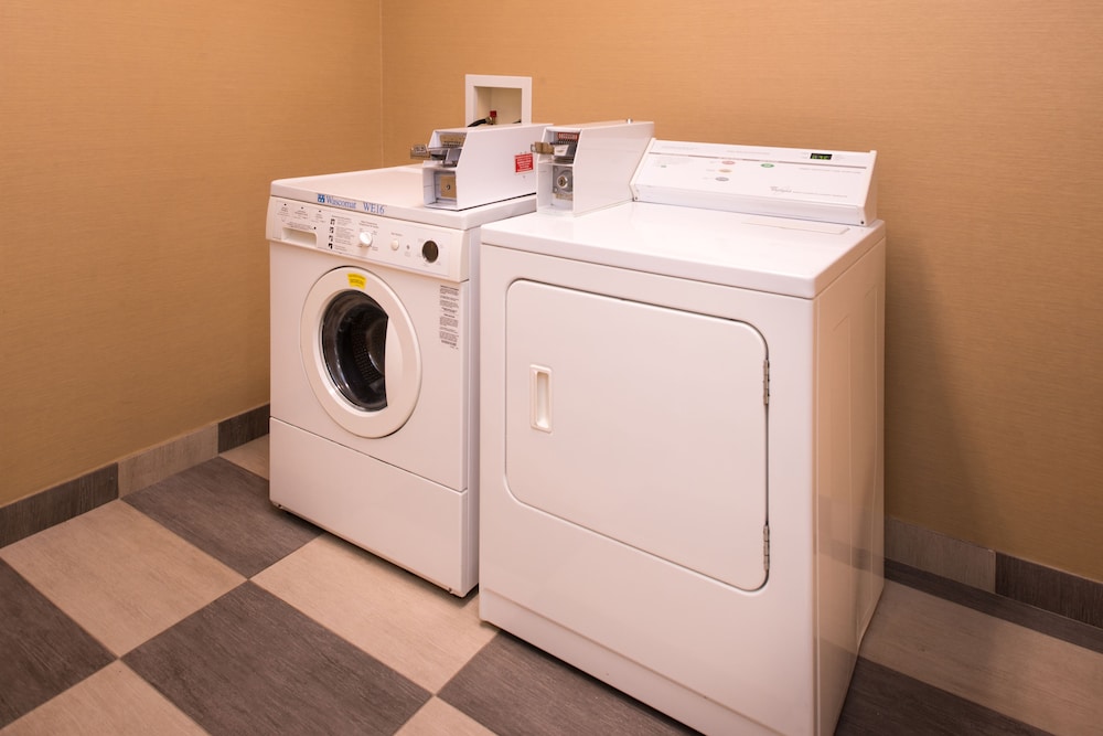 Holiday Inn Express & Suites Bucyrus by IHG - photo 32