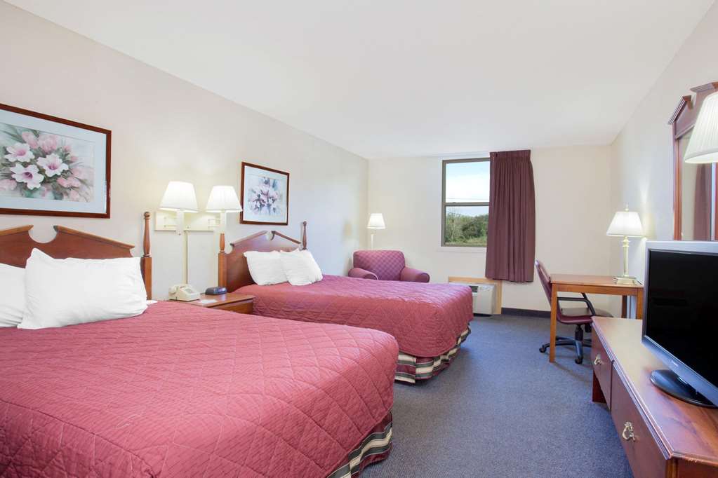 Ramada by Wyndham Angola Fremont Area - photo 8
