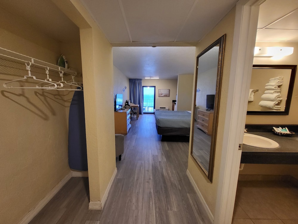 Beachside Hotel - photo 43