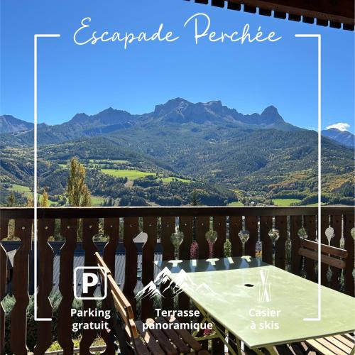Escapade Perchee Vue Balcon Parking in Barcelonnette, France