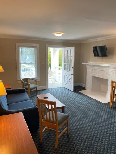 The Admiral Hotel Motel - photo 28