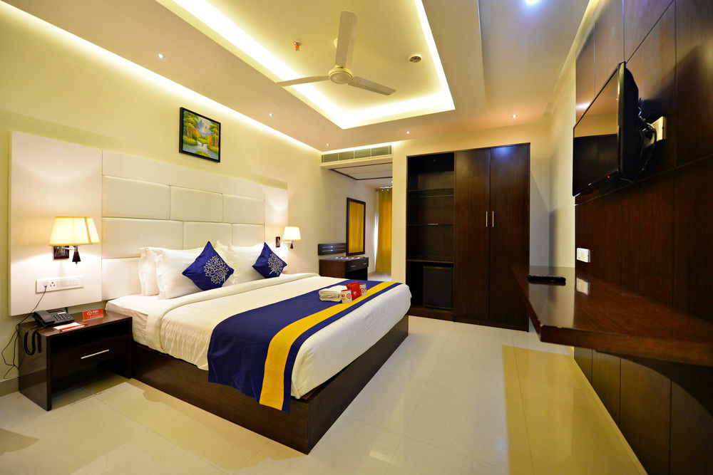 Oyo Premium Bellary Crossroads Kurnool — Kurnool