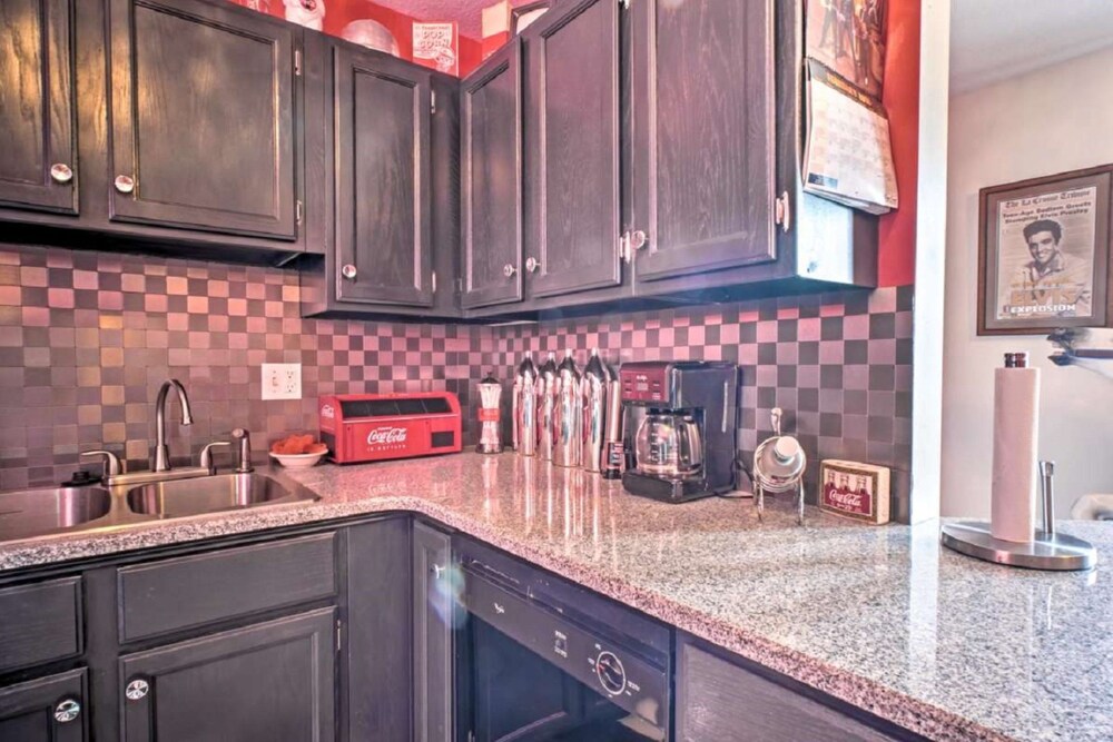 Presley's Penthouse 2BR Branson Resort Condo - photo 25