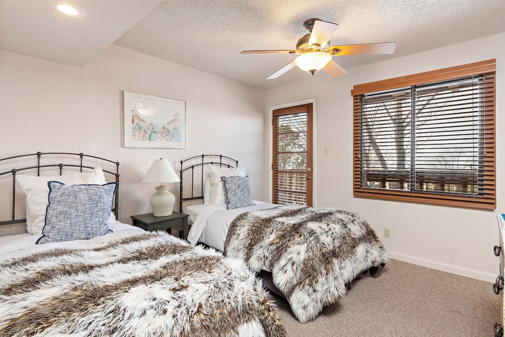 Fort Marcy Suites by All Seasons Resort Lodging - photo 35