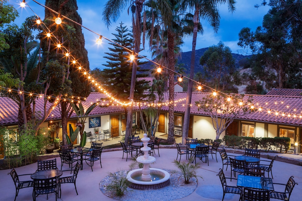 Catalina Canyon Inn - photo 34
