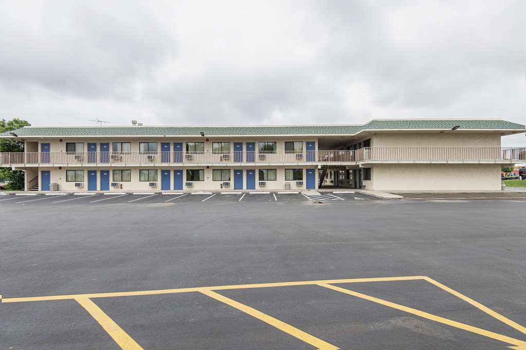 Motel 6 Kansas City MO Airport - photo 5