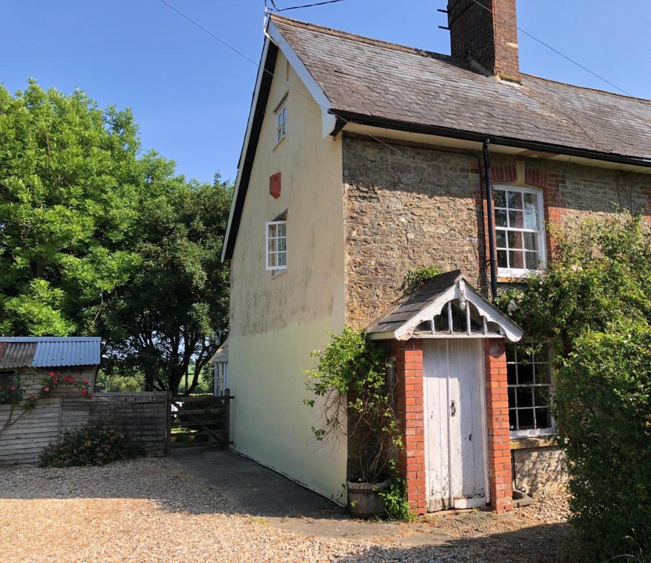 Bittles Cottage — 4-Star Luxury Hotel in Dorchester, United Kingdom