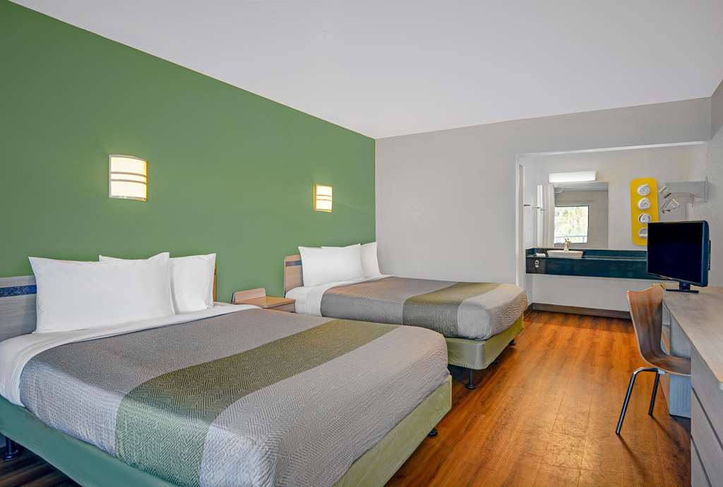 Motel 6 Tallahassee FL Downtown - photo 12