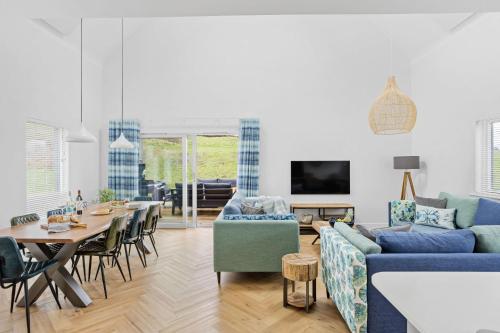 9 The Vista Hot Tub Pet Friendly Wi Fi in Ilfracombe, United Kingdom