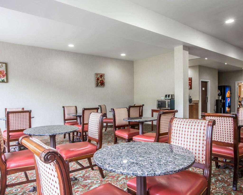 Econo Lodge Lake Region - photo 29