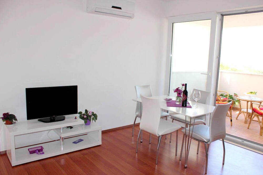 Spacious Villa with Private Pool in Dubrovnik