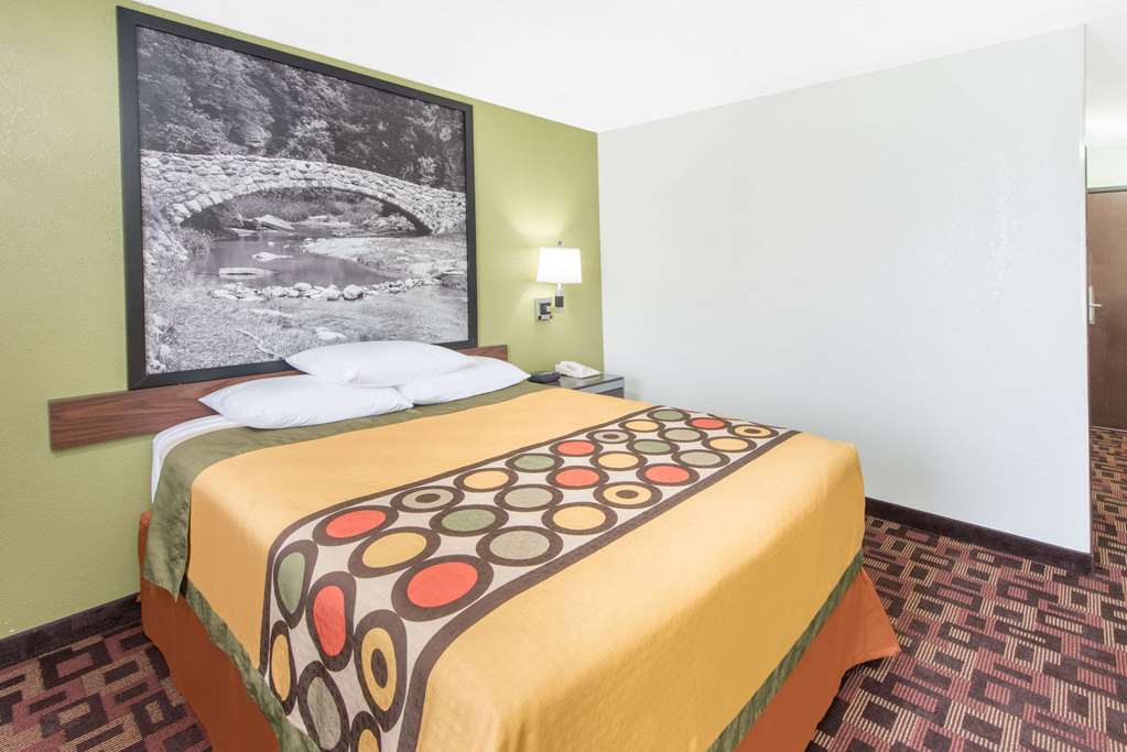 Super 8 by Wyndham Moberly MO - photo 15