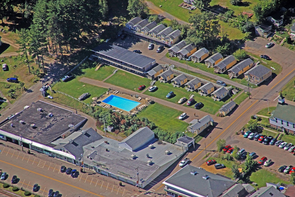 Half Moon Motel & Cottages - photo 65