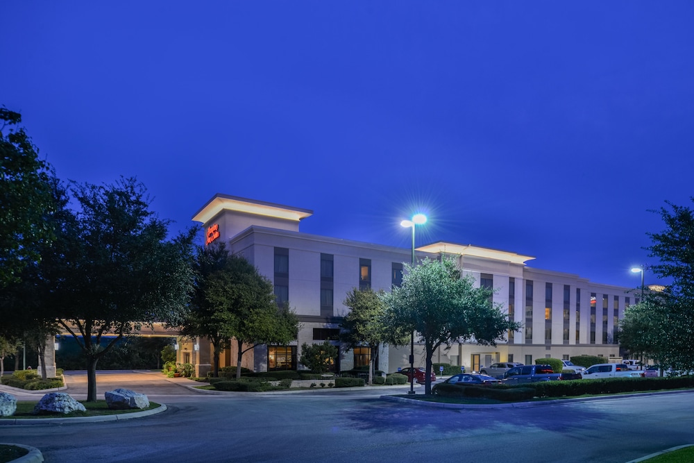 Hampton Inn & Suites Schertz - photo 51