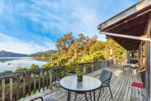 Moetapu Bay Bliss Marlborough Sounds Retreat in Picton, New Zealand