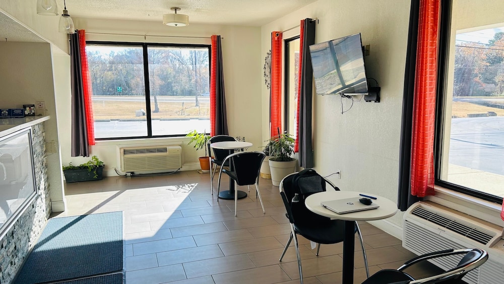 Super 7 Inn Mississippi - photo 4