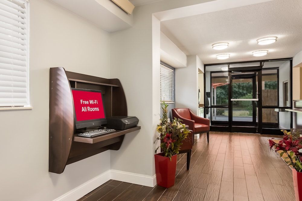 HomeTowne Studios By Red Roof Princeton Ewing Lawrenceville - photo 25