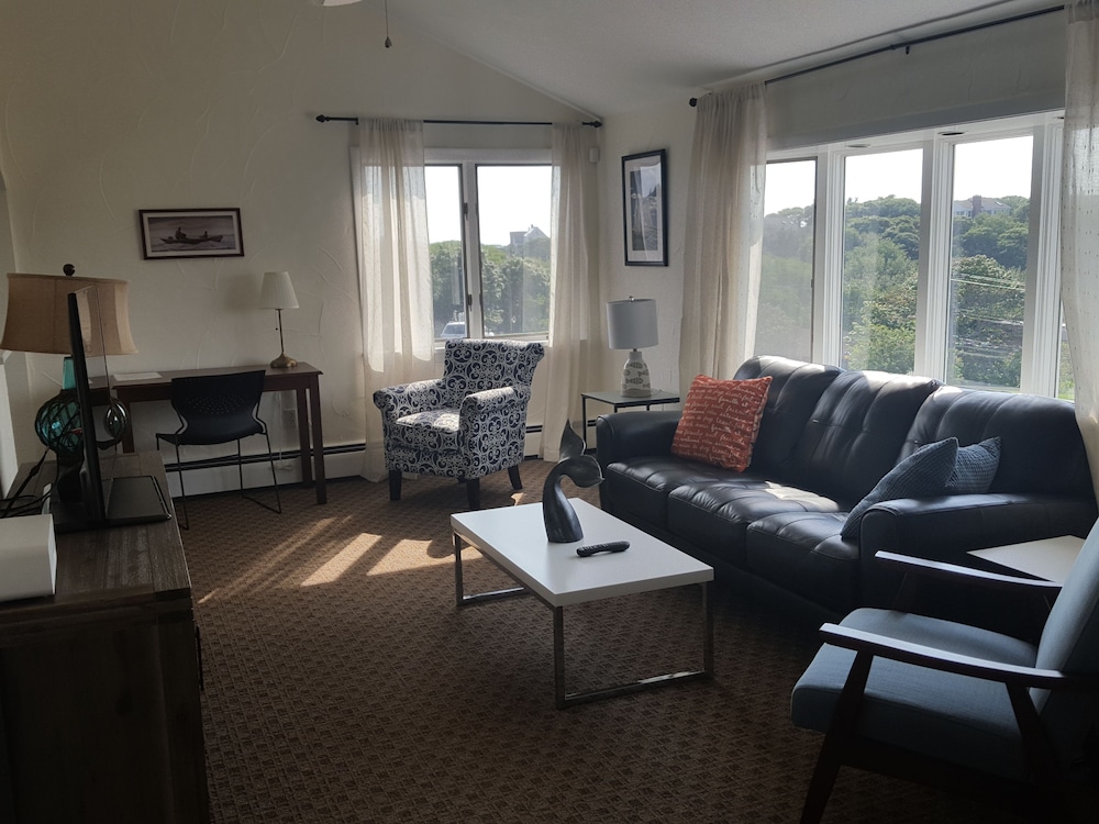 Seaglass Inn & Spa - photo 13