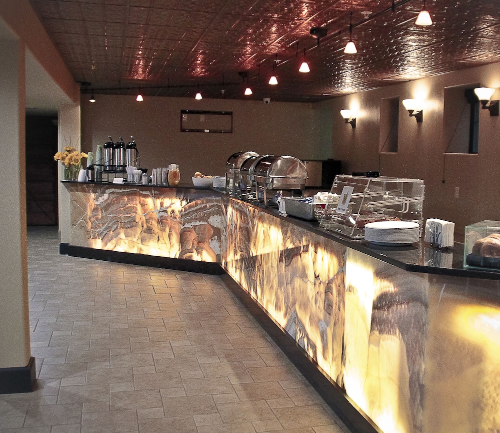 The Calvert Hotel - photo 17