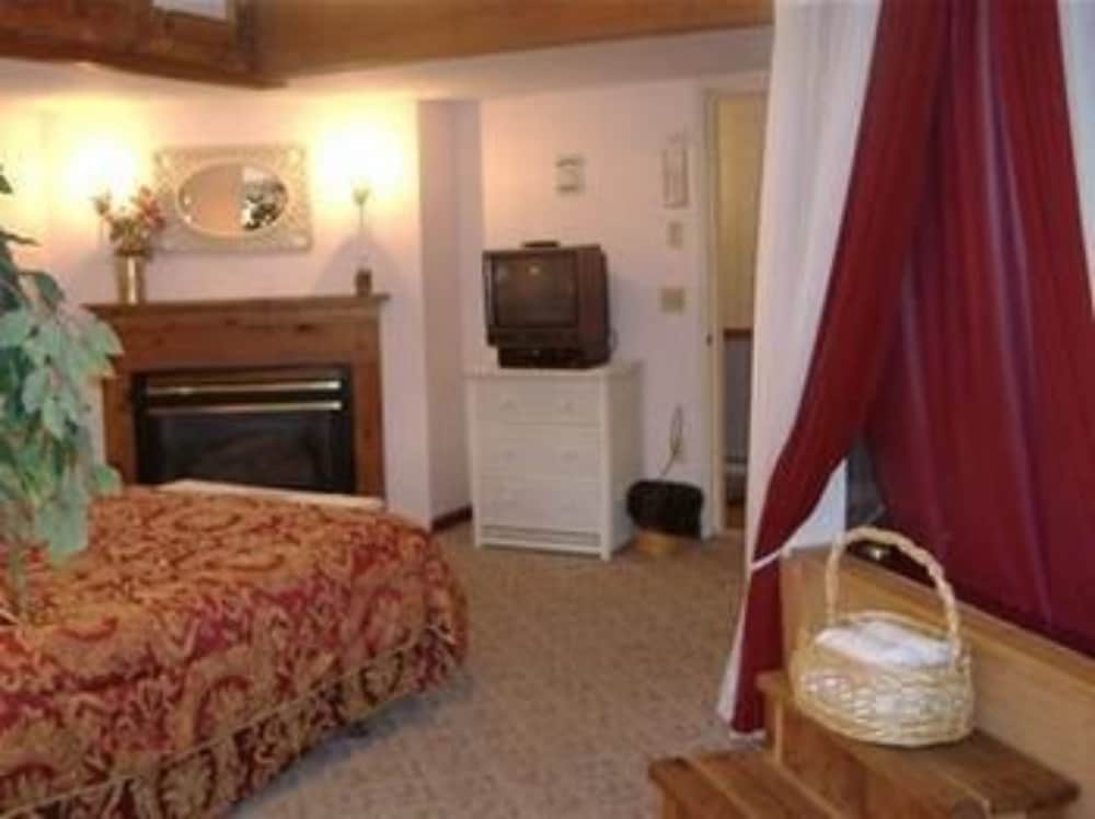 Sturbridge Country Inn - photo 39
