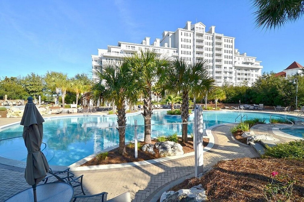 Elation 5512 by RealJoy in Miramar Beach, United States